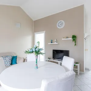 ellys-home-parcheggio-privato.emilia-romagnahotels.net/